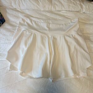 Old Navy Women's White Tennis skirt with shorts
